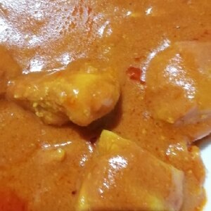 お手軽なのに本格的な味！バターチキンカレー